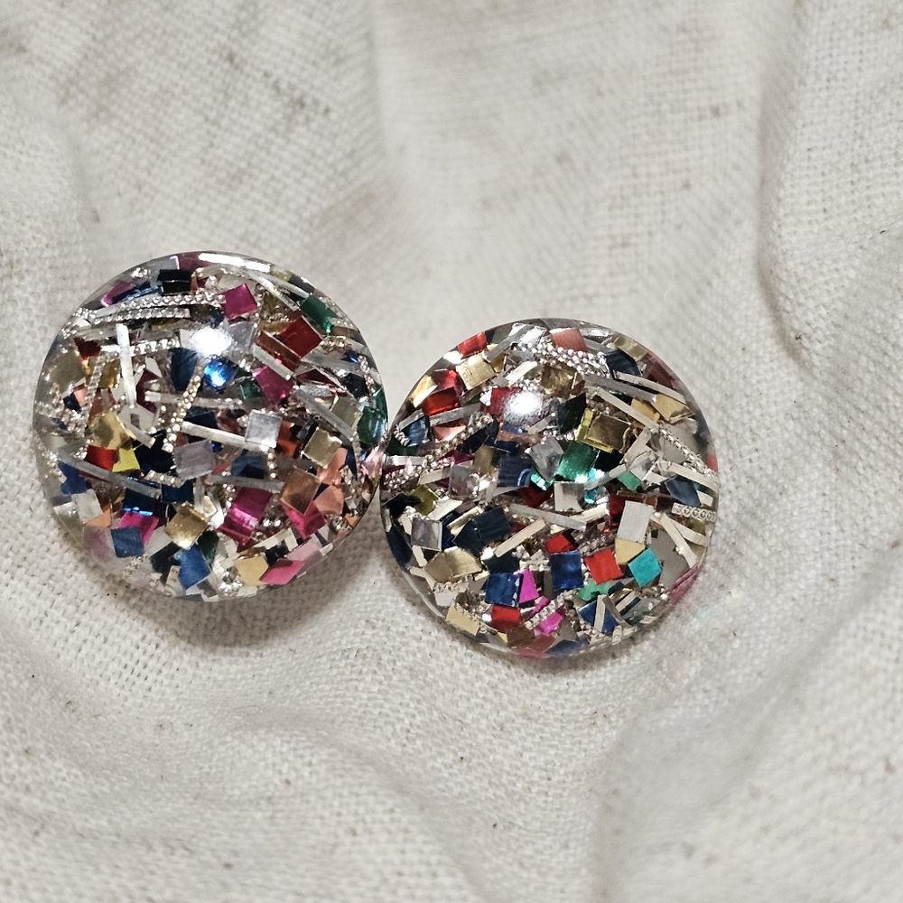 Vintage Lucite Rainbow Confetti Screwback Earrings